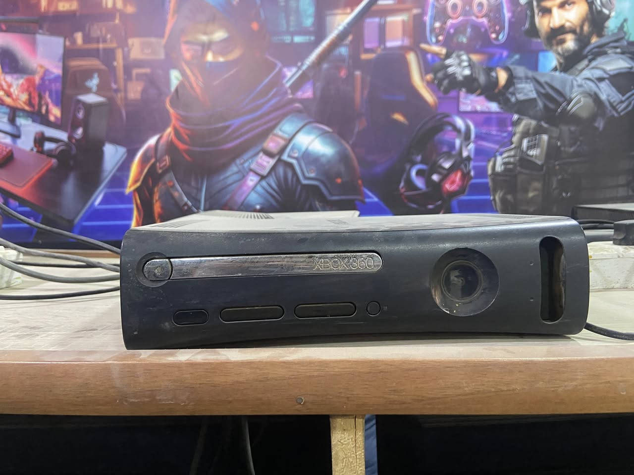 السلام عليكم XBOX360 للبيع مكاني تكريت عندي 6 قطع ويا يداته وكامل ملحقات شغالات مابيهن اي عيب الشراي يتصل او يراسلني سعر القطعة 90 ألف ***********
