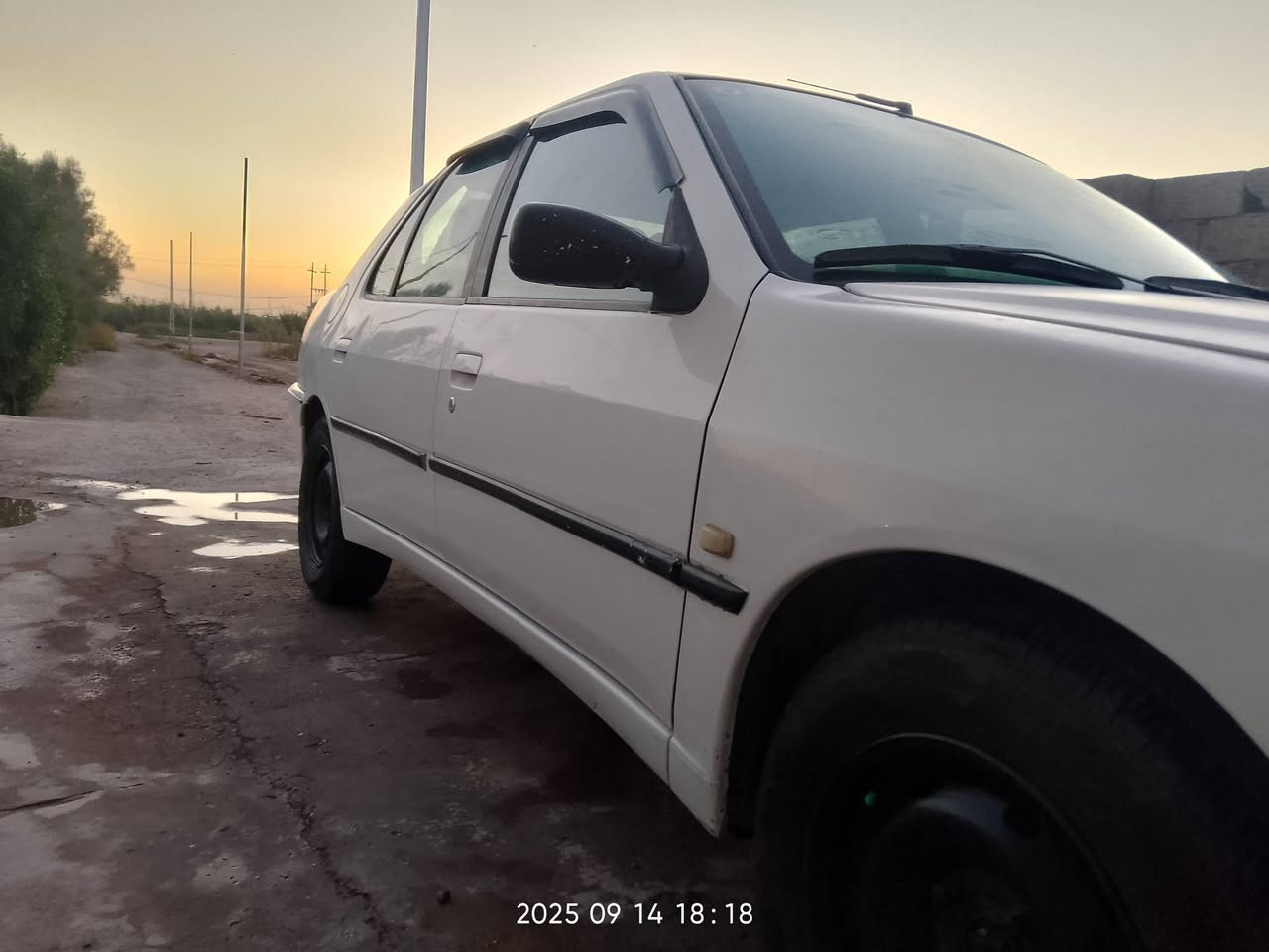 سياره بيجو 2001فرنسي بلاديةالنظافة جديده وحلوه رقم بغداد بسمي تحويل ثاني يوم السعر 38 وبية حك جيئة بغداد حي البتول رقيم*********** ولشراي بي خير ويدلل
