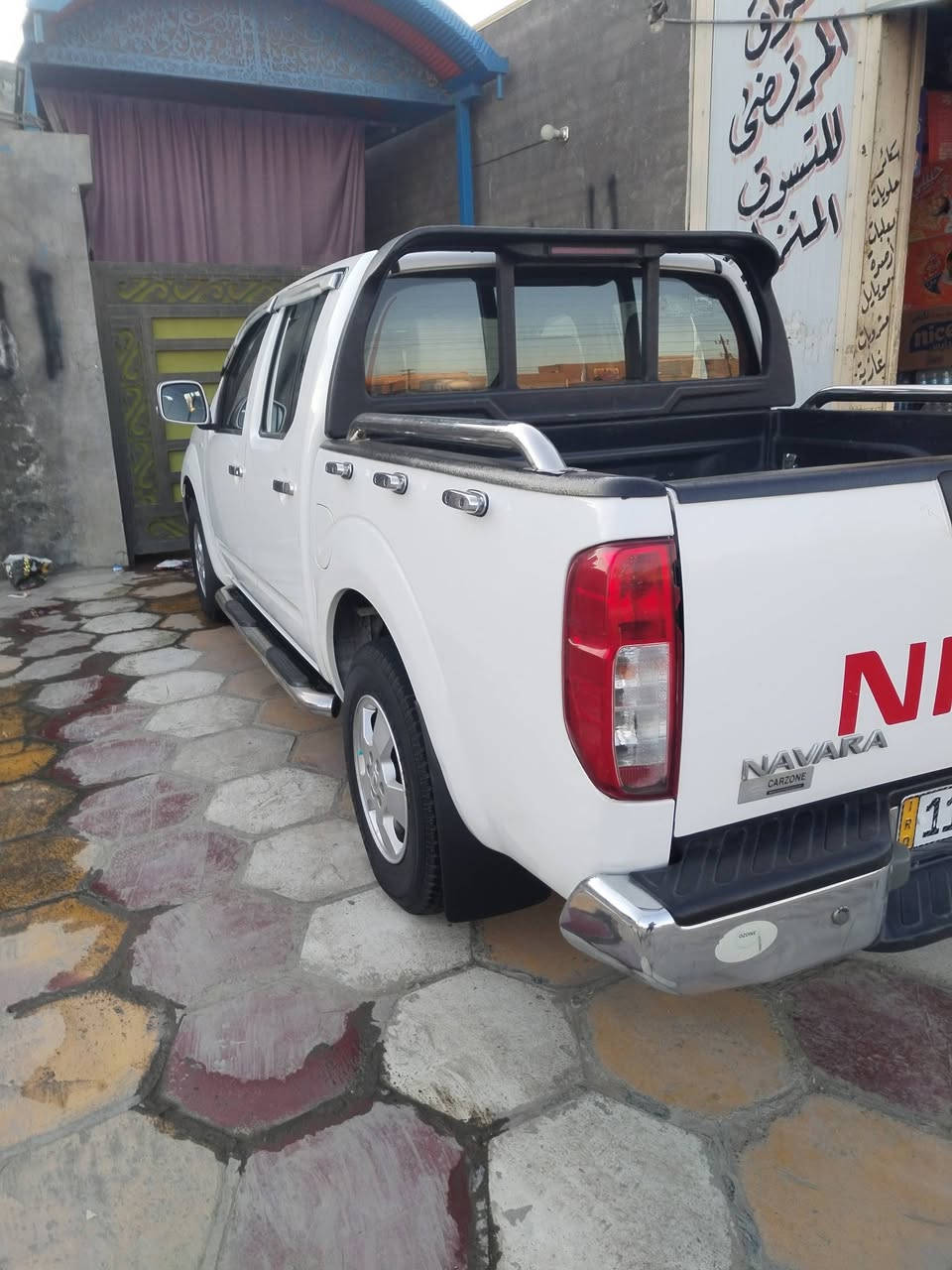 سلام عليكم بيكم نيفاره ٢٠١٣ سياره جديده مكفوله من كلشي رقم بغداد بسمي مكينه كير اكسن تبريد شغال مكان بغداد رقم ***********
