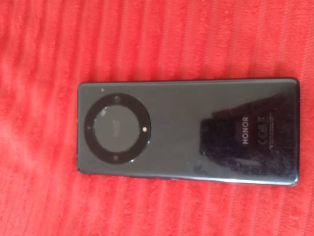 سلام عليكم للبيع جهاز هونر x9a  ذاكرته 256 جهاز مابي اي نقص فقط مبدل شاشه جهاز سعر 130 وبي مجال العنوان كوت شارع النفط ***********
