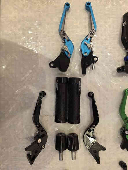 بە دانە دەیفرۆشم هەموشی پێکەوە دەفرۆشم گەیاندن هەیە بۆ هەموو عیراق شوێن سلیمانییە
أبيعها قطعًا أبيعها كلها معًا يوجد توصيل إلى جميع أنحاء العراق
*********** viber watsappe ادمین 🩵🩶🩵
