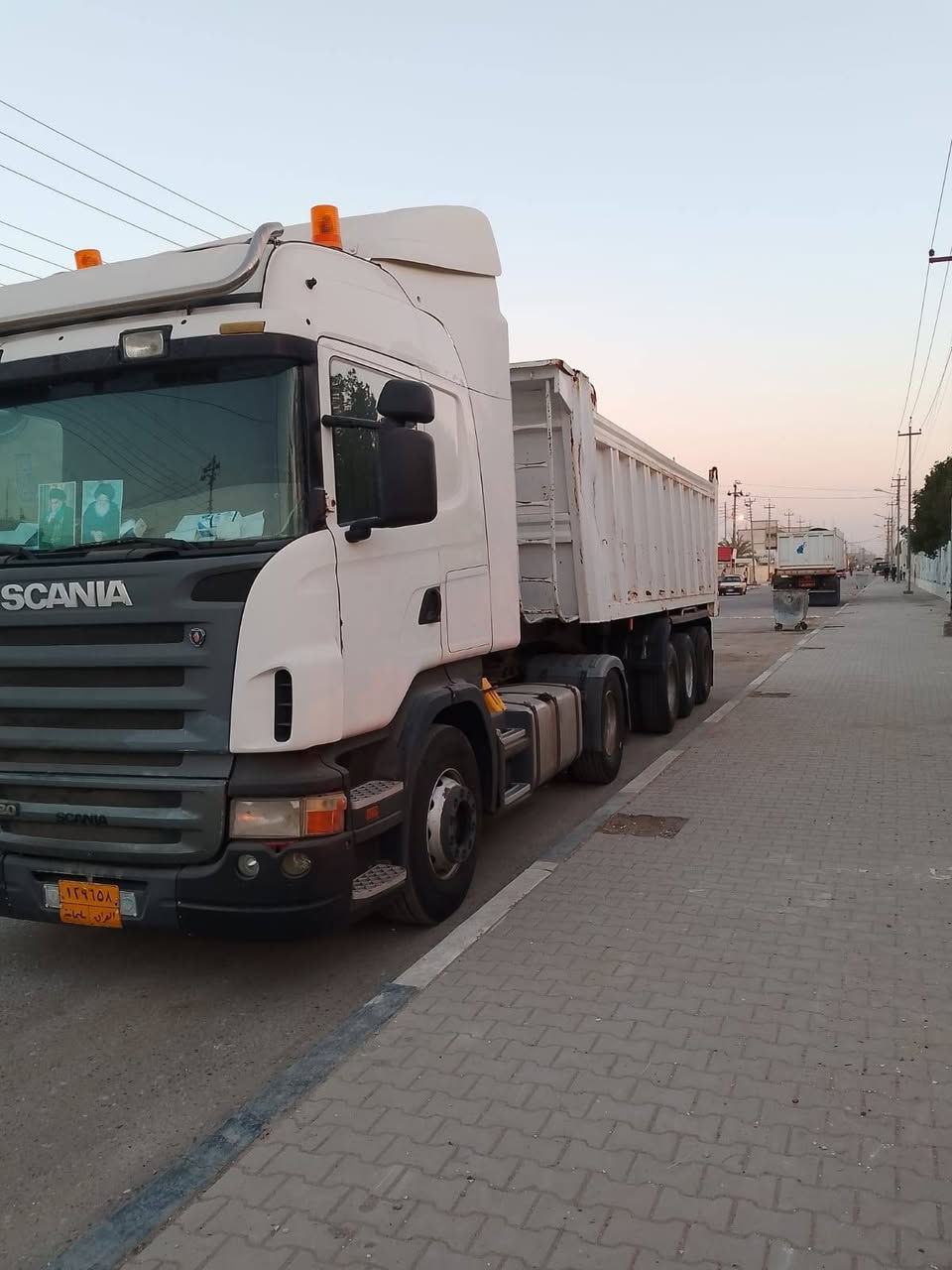 سلام عليكم 
سكانيه موديل 2008 كير عادي مكينه،420لا تبخير ولا تنقيص جنطتين  عربانه دار قصاب 28  سياره جاهزه كبل للشغل مكان بصره دير لاستفسار ***********
