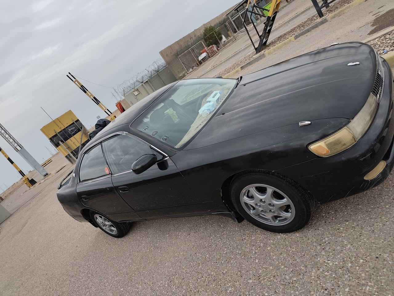 السلام عليكم ورحمه الله وبركاته سياره شيزر للبيع سياره مكفوله من كص ونقل جثه العنوان  البصرة قضاء المدينة ام شويج رقم الهاتف ***********
