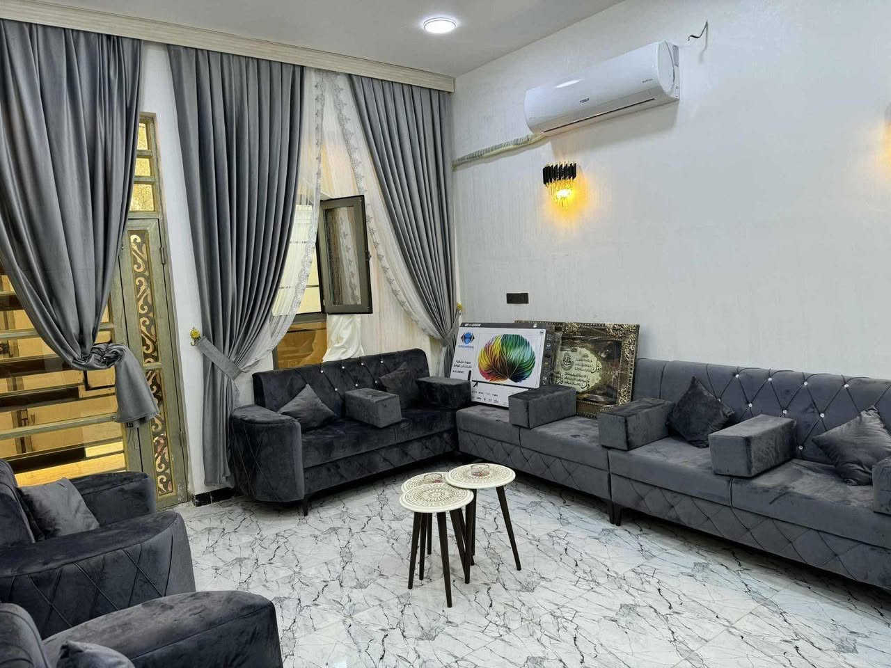سلام عليكم ورحمة
بيت للبيع مساحه 110
موقع البحيره
وشرف بل جميع
الستفسار ***********
بيت جاهز استقبال وغرفتين
صحيات خارجيه وداخليه
