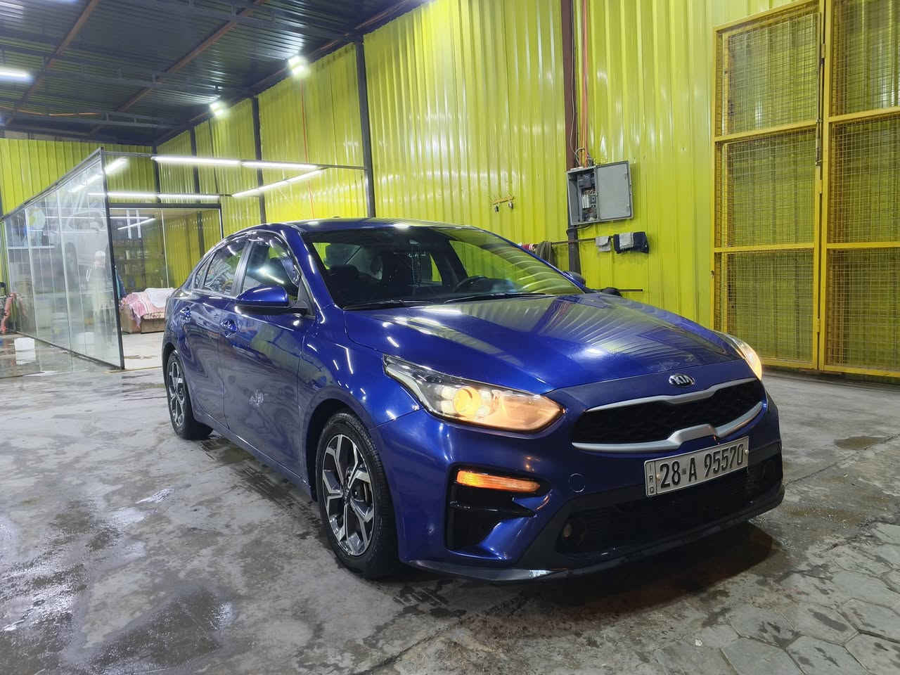 سلم عليكم فورتي موديل 2020 سياره نضيف حادث امريك كلين وبلعراق صار بيه
مكانين بارد مابينات رادار امامي سيه حلوه رقم نجف معوقين 
سنه وتفك ماشيه 190 مل سعر 126 وبيه مجال مكاني النجف 
***********
