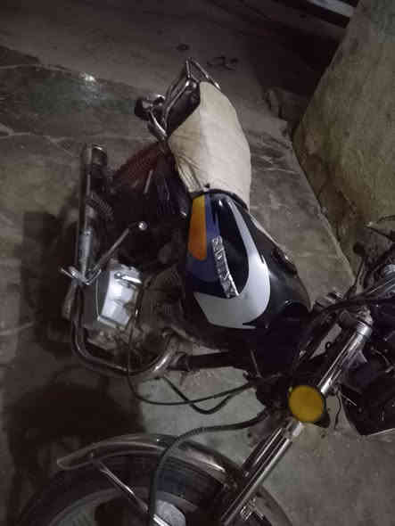 السلام عليكم موطور سافين موديل 21 لبيع محرك معمر باقي شوف العين سعر 350 بي مجال ***********
