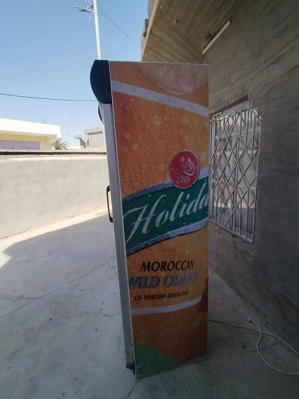 للبيع براد عامودي شرط الفحص نضيف سعره 250
جاهز شربت هو خلاط وهو برادللبيع سعره 225
رقم الهاتف ***********
