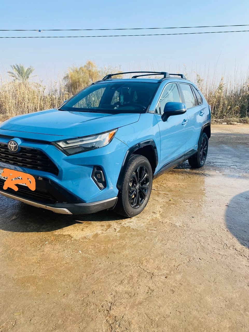 � للبيع | Toyota RAV4 2022  – فور ويل
🎨 اللون: بحري مميز
💰 السعر: 225 بيها مجال 
صور الحادث بالمنشور

🔥 مواصفات السيارة:
🔹 فور ويل (AWD)
🔹 محرك 4 سلندر هايبرد 2.5 لتر
🔹 أوتوماتيك

🔹 الداخلية:
✔️ كشن حار / 
✔️ تشغيل بصمة + زر START
✔️ شاشة كبيرة
✔️ Apple CarPlay / Android Auto
✔️ تحكم بالمقود
✔️ مكيف قوي

🔹 الخارجية:
✔️ جنوط رياضية
✔️ إنارة LED
✔️ مرايا كهربائية
✔️ لون بحري أنيق

🔹 الأمان:
✔️ كاميرا خلفية
✔️ حساسات
✔️ مثبت سرعة
✔️ مانع انزلاق
✔️ وسائد هوائية متعددة

📌 الحالة:
✅ حادث جداً بسيط
✅ شبر صبغ بجاملغ الامامي 
✅ بدون دواخل
✅ فحص كامل
✅ جاهزة للاستخدام 
مكاني بغداد الدورة 

📲 للتواصل: ***********
