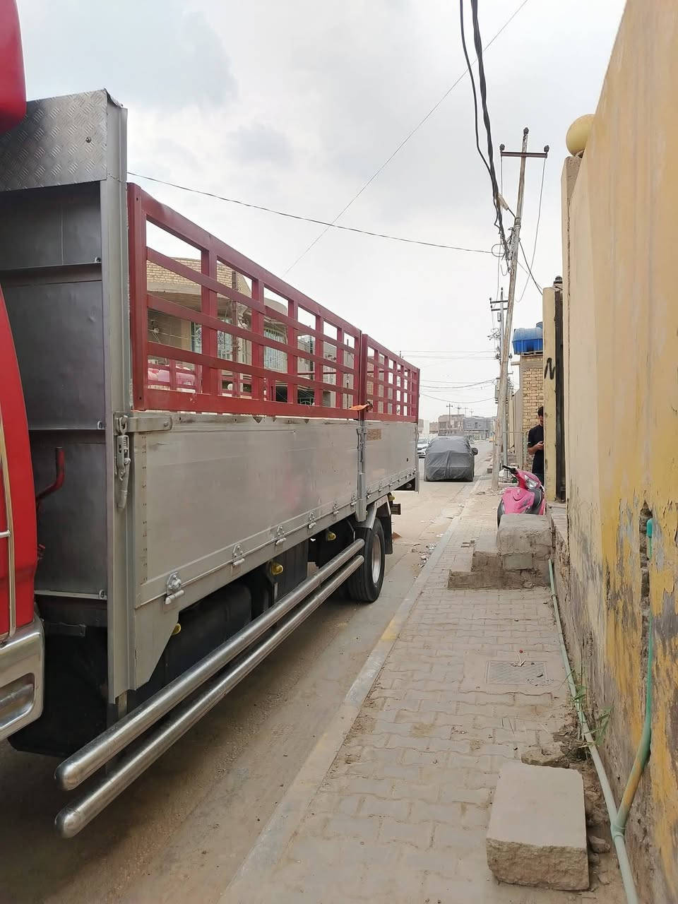 بدي للبيع سبعة وربع
***********
