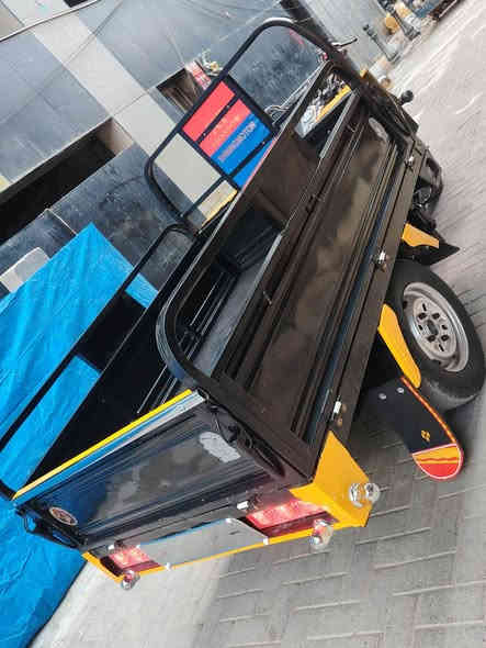 سلام عليكم ستوته جمره باب اول أوراق اصولي اكاتبك وي الوكيل مديل 2022 شاصيهه وركبتهه مكفولات كفالة عامه لا لحيم ولامعجون بيهه تخم تاير جوبلس كهربائيات كلهه جدد وشغاله دبلات شغاله نكره سلف ستوته فقط الحصيره داخل البدي مصبوغه حراري اثار جرد وصابغهه جماليه وشوفت عينك نضافتهه ستوته مال جنيان مامتعوبه ونضافتهه نفس البل صوره مكانهه بديوانيه خاص ماجاوب***********
