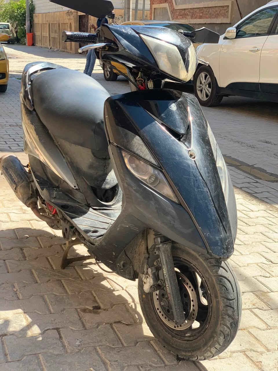 السلام عليكم دراجه ماكس ثعلب للبيع الدراجه تخبل نكره سلف هندر كله شغال شوكت متريد مكينه تخبل كلجات حلوه الدراجه نقصها قبق افلاوين وكابريترها تعبانه شوي دراجه اريدها ب450 هاذا رقمي ***********
