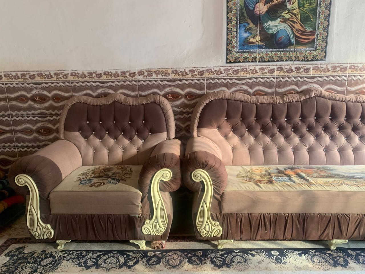 تخم للبيع دوشك عالي وخشب قوي ومرتب مستعمل قليل مال بيت. المكان بابل واتساب فقط ***********
