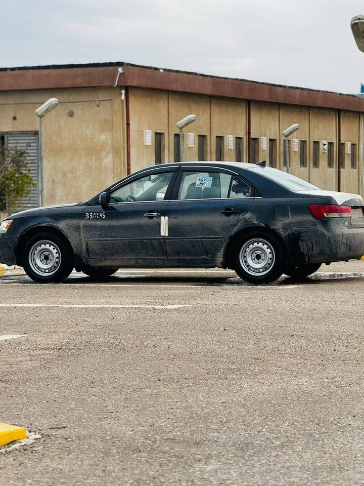 السلام عليكم سوناتا امريكي 2007
السياره خمس قطع ابيع حزام
كير محرك كله بشرط
تبريد ثلج ❄️ 
حداديه كلش جديده 
السياره خير من الله مكينه 2400 دوش 

السعر 105 وبيهه مجال 
للاستفسار ***********
