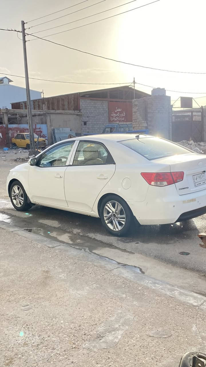 سيراتو خليجي اللبيع مديل 10 سياره جاهزه من كلشي بيها قطعه واحده مبدله فقط البنيد الكير ومكينه يخبلن تبريد ثلج كهربائيات كلهن شغاله ما ناقصه ايشي السياره راعيها يمي مكاني البصره ابي الخصيب السعر (93) بيها مجال استفسار ***********
