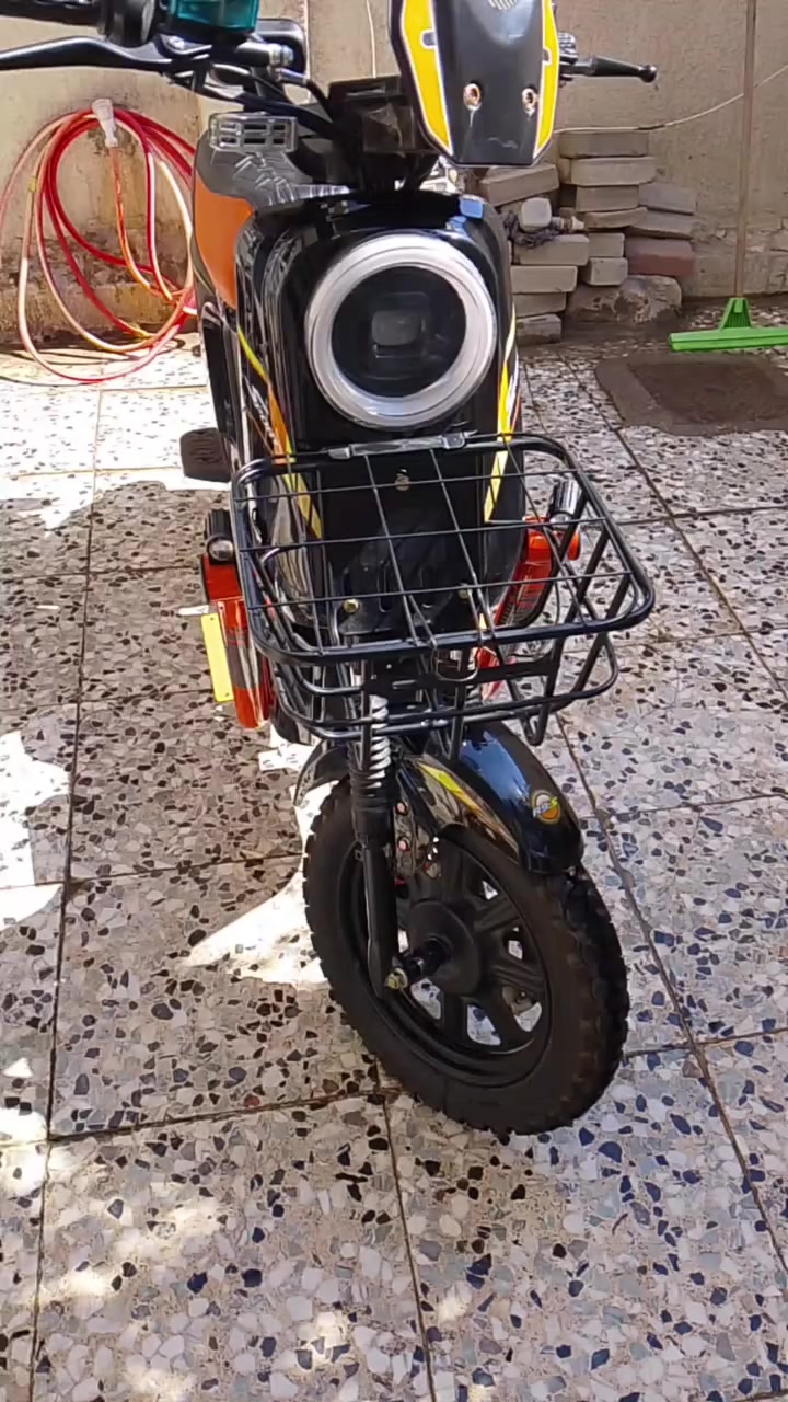 السلام عليكم دراجه شحن R9 اصلي 5بطاريات كبار صارله شهر من طالعه من المعرض دبل سويج اناره نشرات عالي ناصي السعر 450وبيه مجال قليل الشراي بي خير ويدلل المكان كربلاء حي الوفاء ***********
