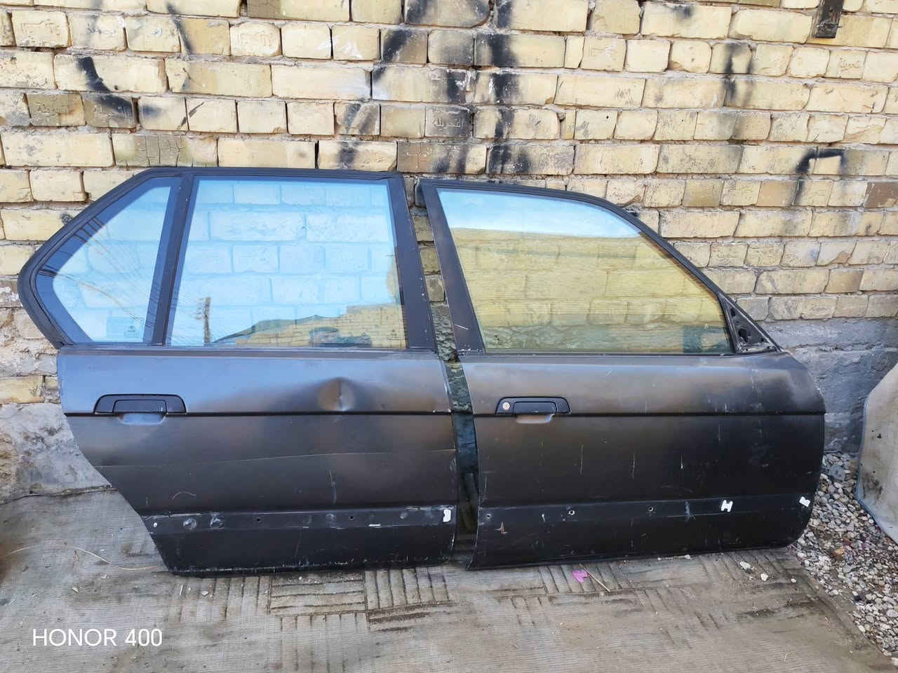 السلام عليكم بيبان مال٥٠٠ و٧٠٠  تخم البيبان سعرهم ٢٠٠ ألف وباب ال٧٠٠ الوحده ب١٠٠ ألف  دبل جام المكان كربلاء ***********  ***********
