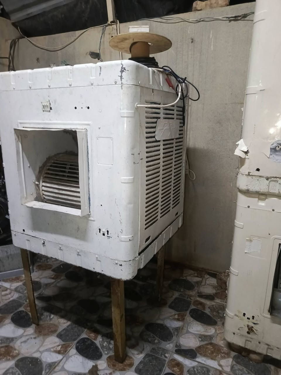 سلام عليكم
مبردات لبيع واحدة حافص سرعنين فول شغال

واحد سوبر الكتريك نظافة فول بس مصبوغ 

سعر خاص او *********** مكان خانقين جبراون
