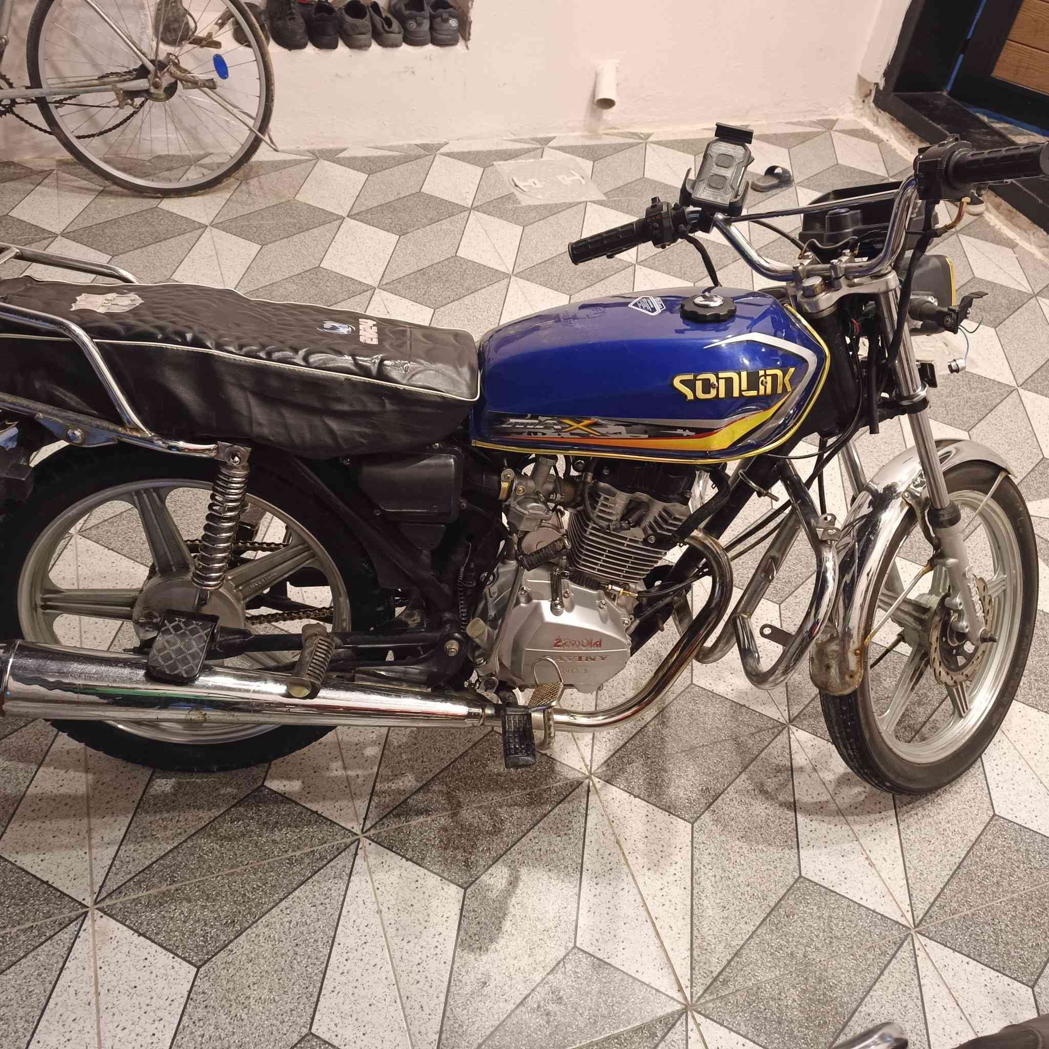 ايراني 22مكمرك اوراق كامله


**إذا كنت صاحب هذا الإعلان وتريد حذفه لأي سبب، رجاءا أرسل رسالة إلى الدعم الفني**