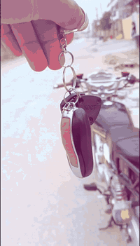 سلام عليكم 
تايكر سولنك للبيع 
TIGER SONLINK  
دراجه موديل 2025 
دراجه مال جناي 
تايكر سونك الاصلي باب اول ختم ونجوم بعدها على وضع الشركه
ملاحضه:  الدراجه باب اول الاصلي. 
صار 6 اسابيع من طالعه من الوكيل 
الدراجه عل ايدي طالعه 
اوراق كامله 
دراجه كامله مكمله
كهربائيات كلشي شغال 
محرك مكفول ما مفتوح 
دراجه خير من الله شلعه ومعدل ✈️✈️
كلشي ما ناقصه دراجه مال جناي 

مواصفات:
- بصمه وسويج
- بريك امامي دسك عنبار زيتي 
- وكلج عنبار زيتي 
- تشغيل عن بعد
- تقفيل + تفتيح
- حساس سرقه
- تشغيل بصمه او سويج
- MB3 بلادي
- شاحن YSB خارجي
- دشبول الكتروني 
- دشبول شغال
- كهربائيات شغاله
- لايت عدسه عالي + ناصي + سكن لد 
- بك لايت لد شكل الحديث  
- اشاير أيضاً لد شكل الحديث  
- تايرات جدد  
- الدراجه كفاله عامه من كلشي 
الدراجه كاملة على اخر حبايه 
سعر 725 وبيه مجال 
ب7️⃣2️⃣5️⃣ وبيه مجال 
الدراجه شغاله عل اخر حبايه تريد
مكاني بابل محاويل 
رقمي ***********
واي استفسار تفضل اتصل وميكون خاطرك اله طيب 🤝
