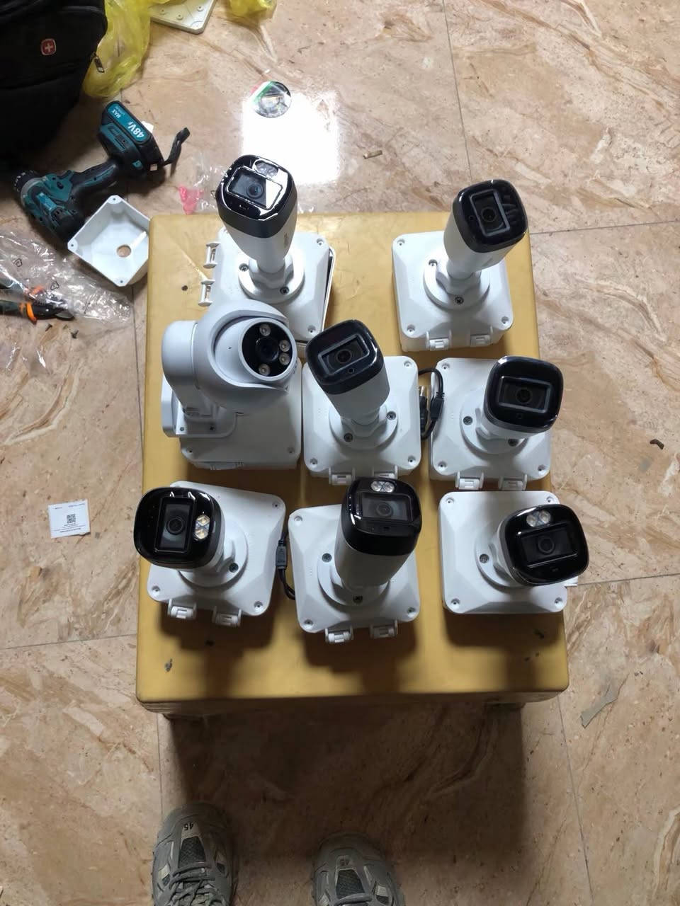 «وَقُلِ اعْمَلُوا فَسَيَرَى اللَّهُ عَمَلَكُمْ وَرَسُولُهُ وَالْمُؤْمِنُونَ وَسَتُرَدُّونَ إِلَى عَالِمِ الْغَيْبِ وَالشَّهَادَةِ فَيُنَبِّئُكُمْ بِمَا كُنْتُمْ تَعْمَلُونَ»
جزء من اعمالنا من تنصيب وصيانة  كامرات المراقبه 
مستعدون لتنصيب وصيانة كامرات المراقبه ip -انلوك  كذلك مستعدون لنصب البداله وسستم الصوت وانظمه الحريق والانذار وبأسعار مناسبه  للتواصل الاتصال بالرقم ***********او مراسلة الصفحه واتساب
