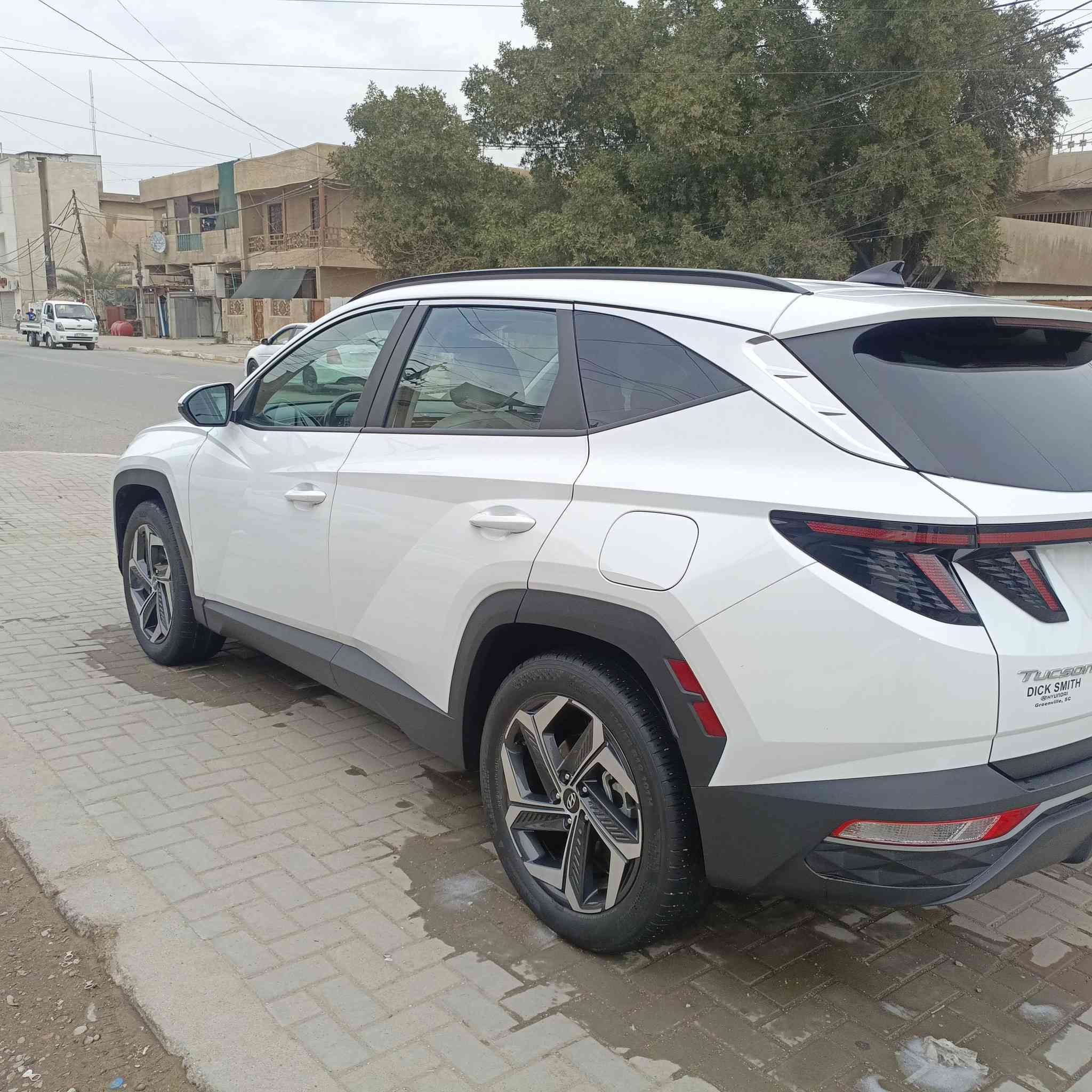 هيونداي توسان  2023

سعة المحرك : 2.5 GDi مع كير 8 نمر
 
وارد امريكي حادثه دعاميه اماميه مبدله بدون دواخل وحافت جاملغ بارد بدون تبديل ليبل واحد سياره

اللون الخارجي : ( ابيض
اللون الداخلي :  ( ا بيض )
قراءة العداد : 52mil

رقم بغداد بسمي هزه جديده

الاضافات

-بصمه تشغيل
-بصمه ابواب
-تشغيل عن بعد
-شاحن واير ليس
-صندوق كهرباء 
-رادار امامي قياده اليه
- نظام مساعدة عدم الانحراف عن الطريق 
-نظام carplay 
- شاشة وسطية كبيره 
- نظام النقطة العمياء ( حساس مرايا جانبيه)
- هاند بريك بصمة 
-اوتو هولد
-نظام توقف تلقائي عند الرجوع
 - كاميرة خلفية بدقة عالية 
 - نوع المقاعد: كهربائي  - تدفئة 
- المصابيح:  زينون - إضاءة ليد- ليزر
- دخول ذكي  

للاستفسار الاتصال على الرقم
‏***********واتساب 
مكاني بغداد الدوره
السعر 210وبيه مجال 
بيع أو مراوس النتره أو فورتي
