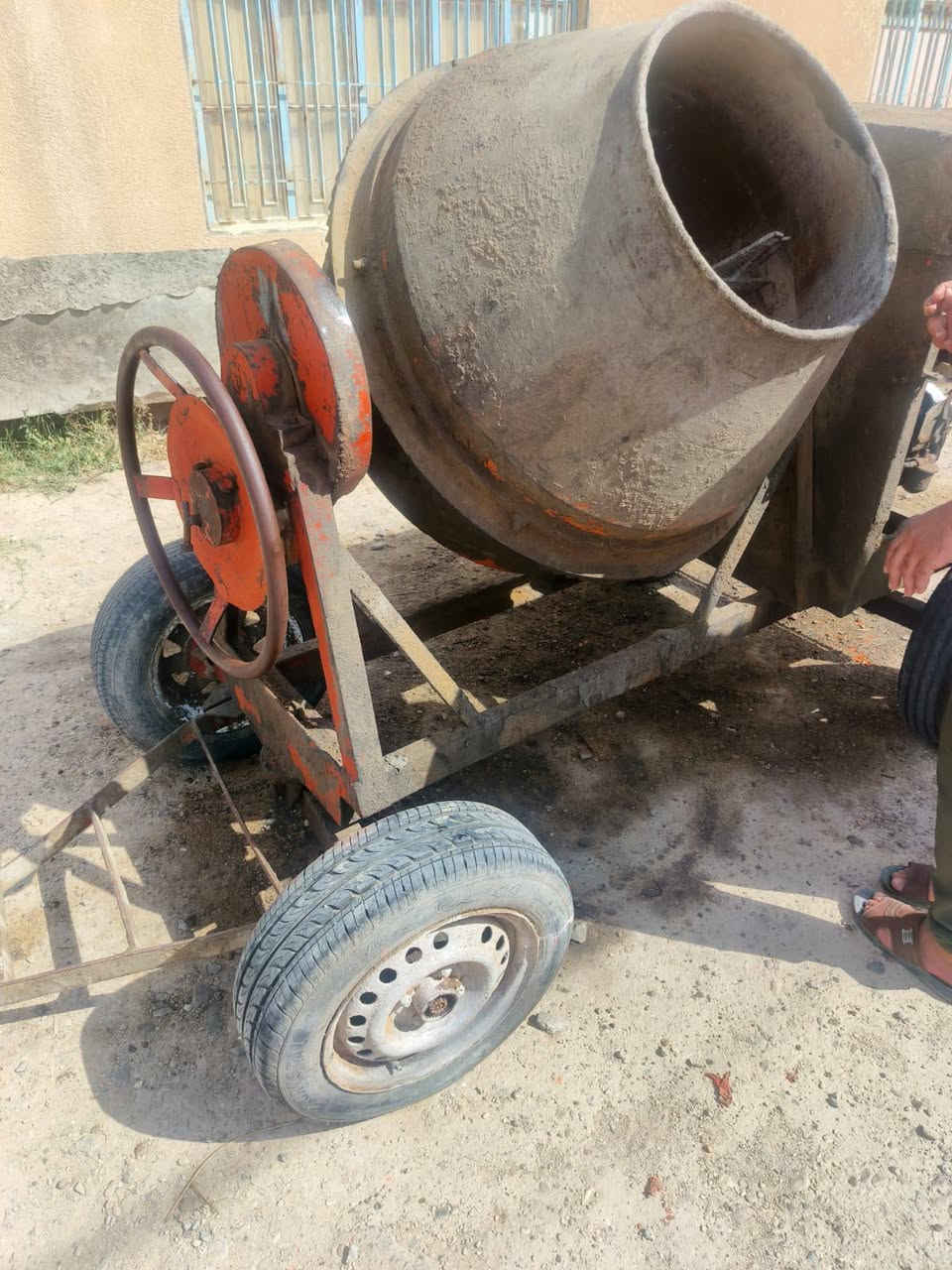 السلام عليكم
خباطه نهضة البيع جاهزه شغاله هندر واحد 
جدر هيكل محرك نضيفه شرط
محرك 7.5نضيف شغال هندر واحد شركه شرط
السعر 1,100,000:(مليون ميه )بيهه مجال////////مكان :الانبار حديثة بروانه
***********

