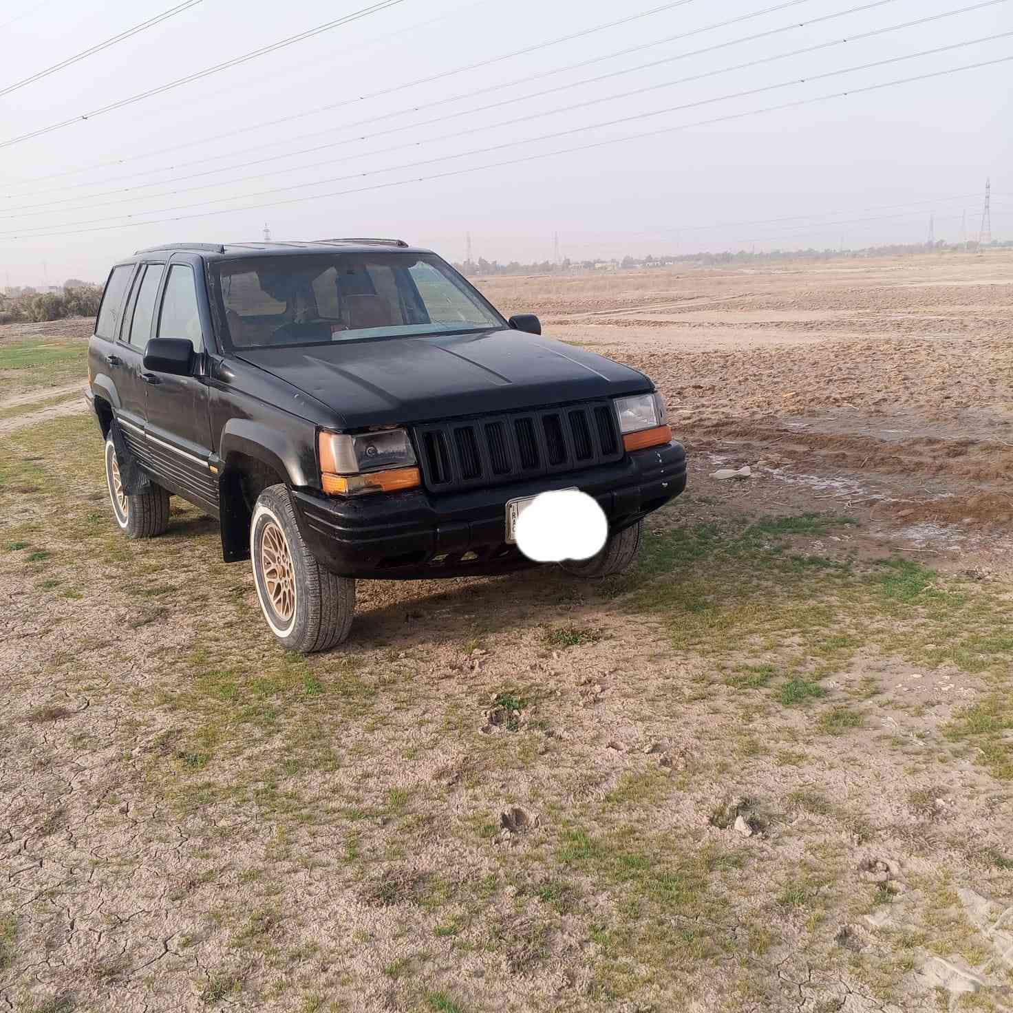 سلام عليكم للبيع جيب شيروكي موديل 93 رقم بصره مشروع وطني راعيه بل ناصريه سياره جاهزه مكينه كير شاصي نضاف  مكان ناصريه مركز الشراي يتصل ***********
