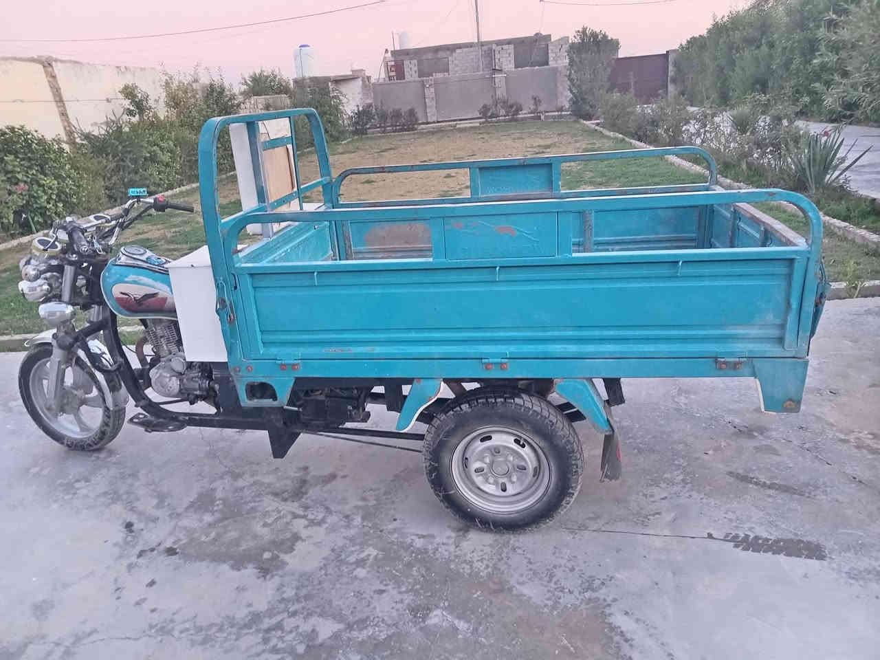 ستوته للبيع 20019مكاني صويره قرب فلكه الزعيم السعر مليون ونص وبيها مجال ***********
