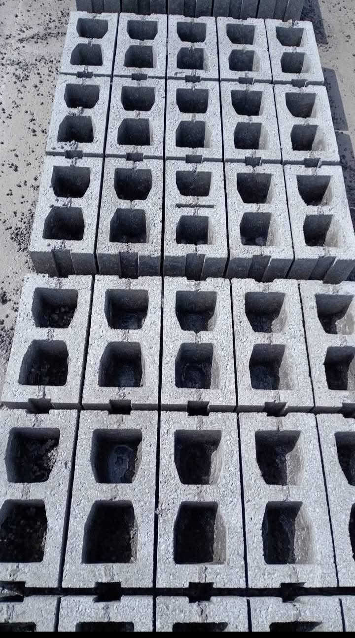 يوجد لدينا بلوك توصيل داخل الفلوجه بسعار تنافسيه قياس 20 530الف واصل لباب بيتك   قياس 15 490الف واصل لباب بيتك  قياس 12 450الف  واصل لباب بيتك بل كرين داخل الفلوجه 
***********
