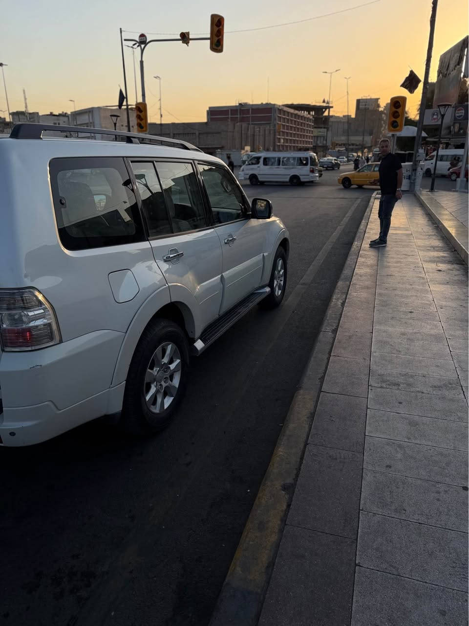 باجيرو موديل 13 حبتور فول دمام خلفي جاهزه من كلشي ماشيه 175 رقم بغداد الجديد بيها صبغ الركن مال البنيد السعر 139 الاتصال *********** بغداد, العراق
