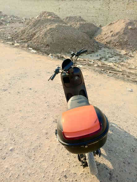 اسلام عليكم للبيع دراجه 🛵شحن من شركت الريان المواصفات حساس بريك تايرات جدد السرعه الحققيه 62 السعر 500 و بي مجال حك الجيه  الهاتف ***********.
