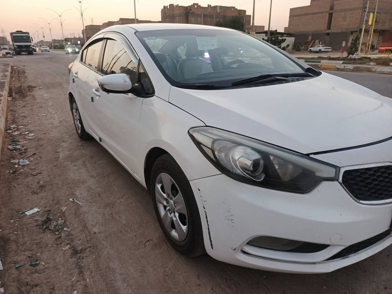 سيراتو موديل 16 خليجي مكفوله ماعدا بنيد اصلي مبدل نفس اللون بدون ظربه شرط محرك دوش 1600 تبريد شغال سياره جاهزه للأخير دواخل ع وضع الشركه استخدام شخصي رقم ذي قار سنويه جديده السعر 97 بيع مستعجل *********** ذي قار شطره سياره نظيفه وجاهزه
