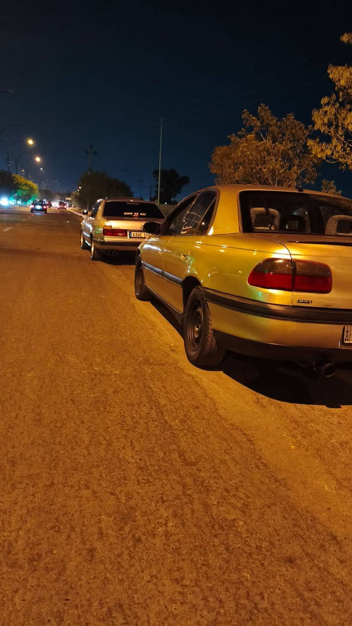 سلام عليكم
من رخصة الادمن 
اوبل اوميكا موديل 1996 اصل وفصل للبيع
4 جامات كهرباء
سلايت
تبريد ثلج تجي وتشوفه 🥶
 مروحتين كهربائية  + ثنين تبريد 
داينمو ملكة 120A
شرط حماوتك متعبر ال ٩٠ وتبريد ميبوخ ، 
تدفئة شغاله 
تبريد لمس 
برده خلفيه 
كهربائيات كلها شغاله   
كير اوتو محرك 2.5vvti
لايتات زينون جدد 
مسجل بلوتوث
رقم سليمانية وكاله باسمي 
سنويتها 2031
شاشه داشكام وكاميره خلفية
سياره مكانها ديالى خانقين 
شرط كير ومحرك مابيها اي نقص 
سعرها 54 وبيها مجال للطيبين 
ربع دينار متصرف عليها 
***********

