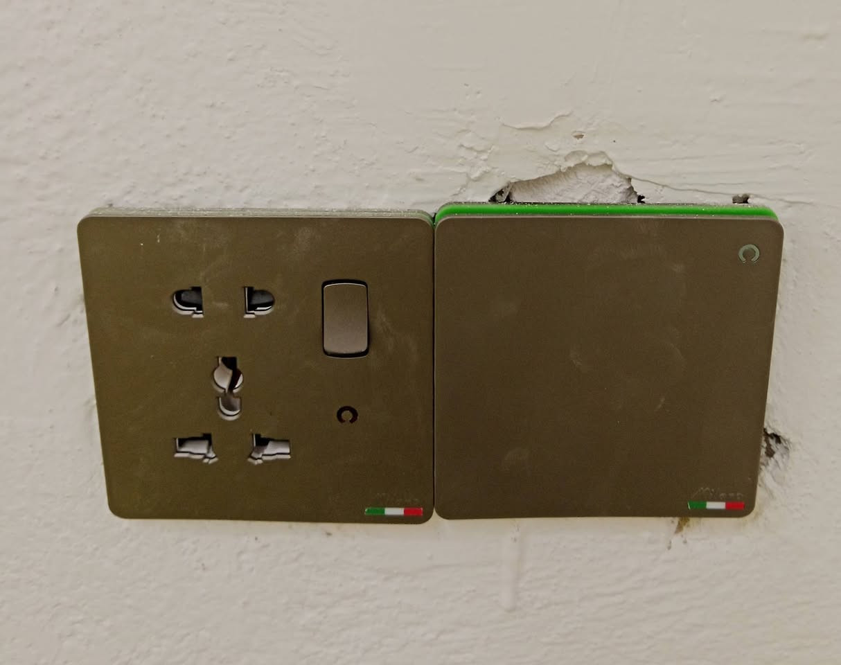 لتأسيس وصيانة جميع الاعمال الكهربائية و الصحية  للمنازل والمباني التجارية، نقدم لكم خدماتنا بحرفية ودقة عالية.
للتواصل والاستفسار:
📞 اتصل بنا على: ***********
📱 أو راسلنا على واتساب!
