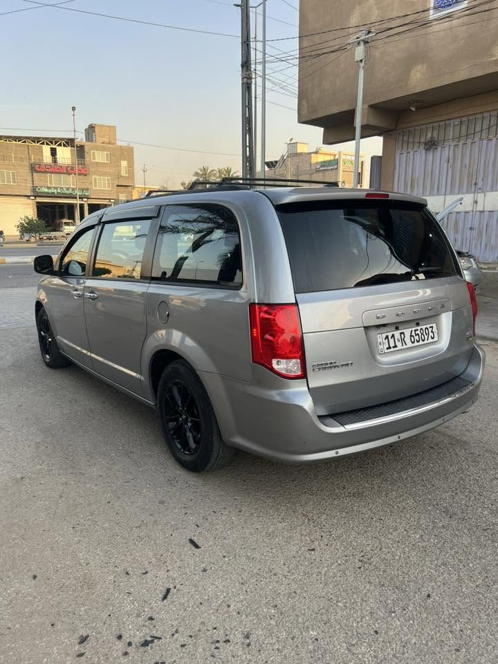 للبيع دودج كراند كرفان 2019 Gt فول مواصفات 
رقم انكليزي بغداد بسمه ماشيه 128 الف ميل 
 السياره بدون صبغ بيه تقرير فقط وشغاله من امريكا 
جاهزه من كلشي مكان السياره كربلاء 
السعر 190$

سيارة الاخ الطيب حسام 
رقم هاتف ‭***********‬
