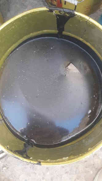 اللهم صل على سيدنا محمد وعلى آله وصحبه وسلم تسليما كثيرا 
تم وصول ماده الزفت وماده الماستك درجه اولا مقاوم للئسطح 
حجم السطل ١٨ كيلو بئسعار مناسبه 
العنوان كسيرات خلف محطه الجندول الحكوميه 
رقم الهاتف ***********
