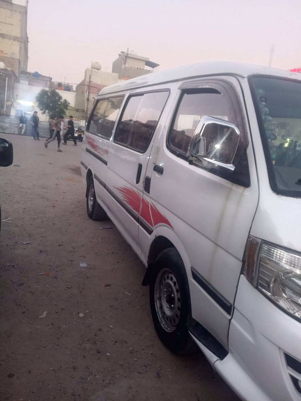 سلام عليكم فتون موديل14سيارة مكفولة عدة فوك الايت سفحت الصدر باقي سياراكفالة عامةمكينة جديده كير جديداكسن تخم تاير4جاملاخات مخلفات رقم الشاسي جديد رقم بغداد انكليزي السعر80 وبيه مجال المكان بغداد  الرقم ***********
