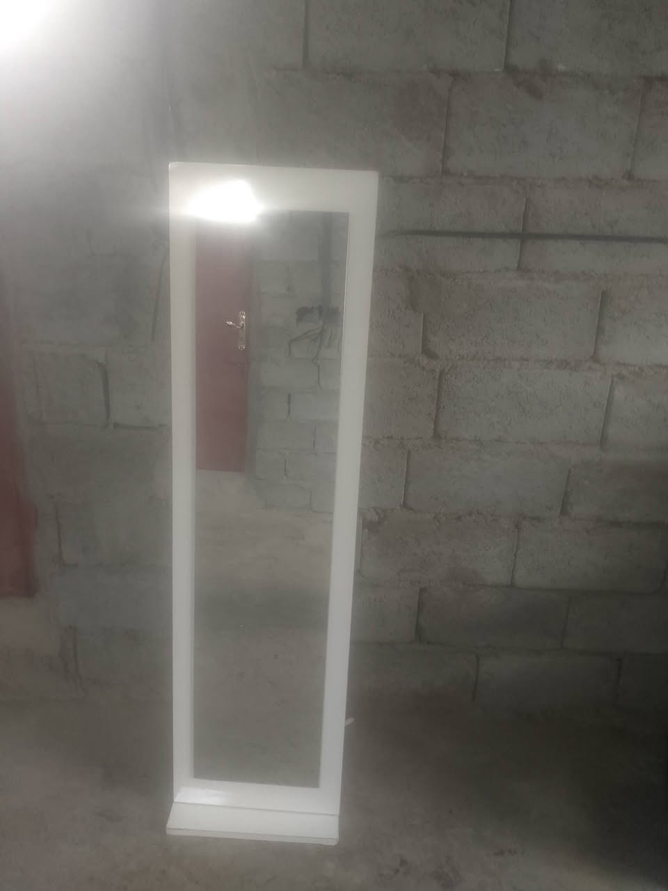 غراض للبيع لميز بلازمة ب55.لمراية ب40 وثلاجة والله العظيم جديدة كلشي مابيها مكفولة سعرها ب225 مكاني بغداد. توصيل ماعندي ***********
