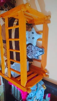 سرير اطفال • مستخدم قليل • قابل تفاوض