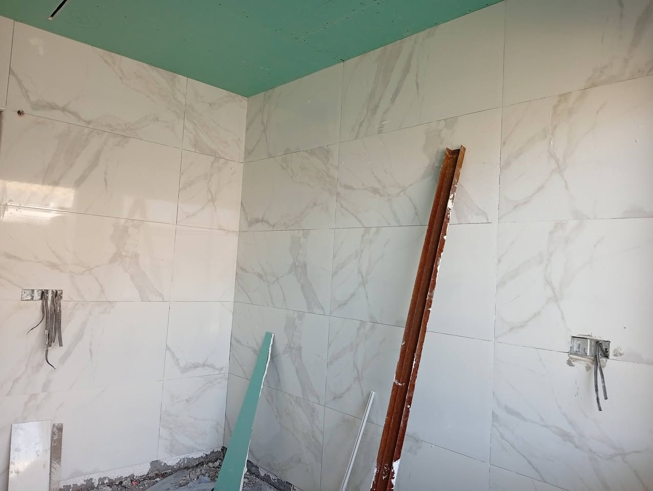 سلام عليكم خلفه سراميك درجه وآله
حلين متفرغ ***********
