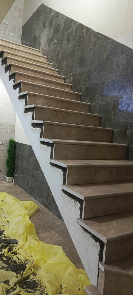 🏗️👷‍♂️ من أعمالنا.. تنفيذ أرضيات ودروج (مرمر - كرانيت - كاشي
​📞 للاستفسارخاص (واتساب متوفر)📱***********
