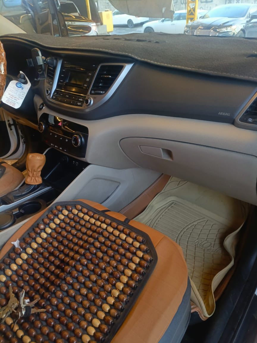 سلام عليكم توسان خليجيه 2017 السياره اخت الجديده ماشيه 110 
مواصفات السياره بصمه تشغيل عن بعد تبريد قطعتين بيه حادث بسيط بل باب مال سايق مصلح بارد مكينة دوش السياره نضيفه بمعنى الكلمه السعر ب١٧٥ وبيه مجال بسيط او مراوس بسورنتو ٢٠٢٥ او ٢٠٢٤ 
الاستفسار الاتصال عل الرقم
***********
 مكان حله حي الامام
