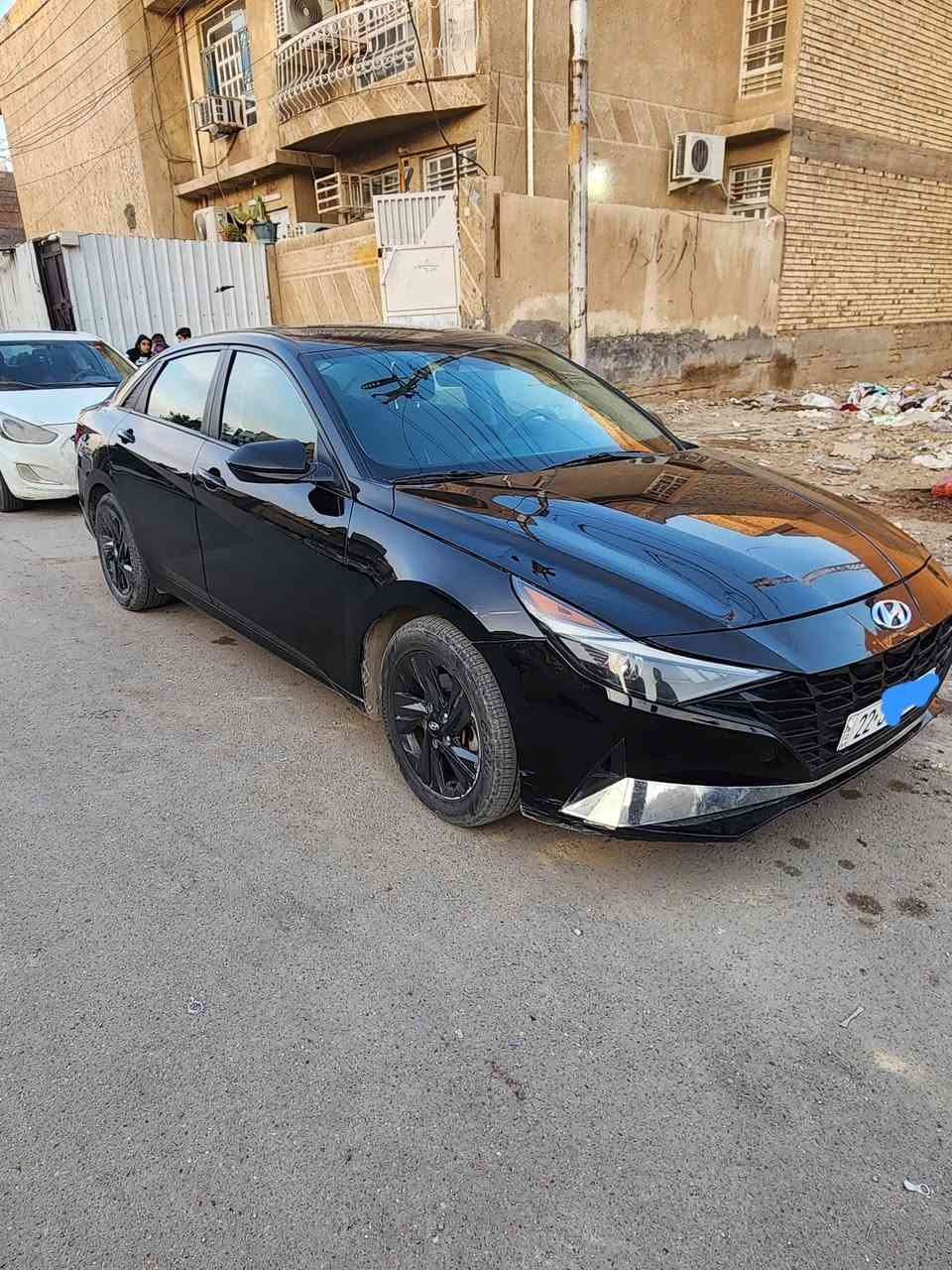 السلام عليكم .... 
النترا 2023
وارد امريكي (بدون صبغ ) عدا الدعاميه الاماميه 
الموصفات 
محرك 2000 دوش 
بصمه تشغيل وابواب وجنطه 
بصمه ترحيب 
تشغيل عن بعد 
رادار امامي 
رادار جانبي 
ثلاث انضمه قياده 
كشنات مخمل 
شاشه كار بلي 
وباقي مواصفات 23 معروفه 
السياره جواهه تخم تاير صدر امامي خلفي جديد 
كير محرك مكفول لغد شاصي كله مكفول السياره ماشيه 57 ميل 
الاستفتار اكثر اتصل عالرقم ***********
