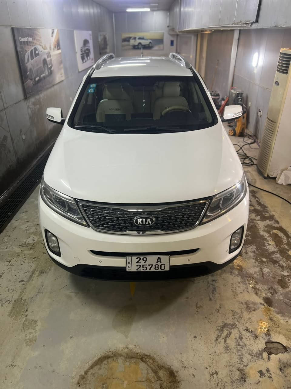 السلام عليكم ورحمة الله وبركاته من رخصة مدير الگروب المحترم 
للبيع سورنتو خليجي موديل 2014 نظيفه جدا 
مكينه 2400 اربعه سلندر مكفول من الفتح
گير 6 نمر مكفول من الفتح
شاشه عمل مع كامره 
تخم تاير جديد 
منظومه تبريد جديده مع اضافه مروحه تشتغل مع التبريد 
تبريد ثلج + تدفئه شغاله 
السونار مرفق مع الصور 
السياره ماشيه 197 الف 
السعر المطلوب 157 وبيها مجال حگ الجيه 
الاتصال على الأرقام 
***********
***********
