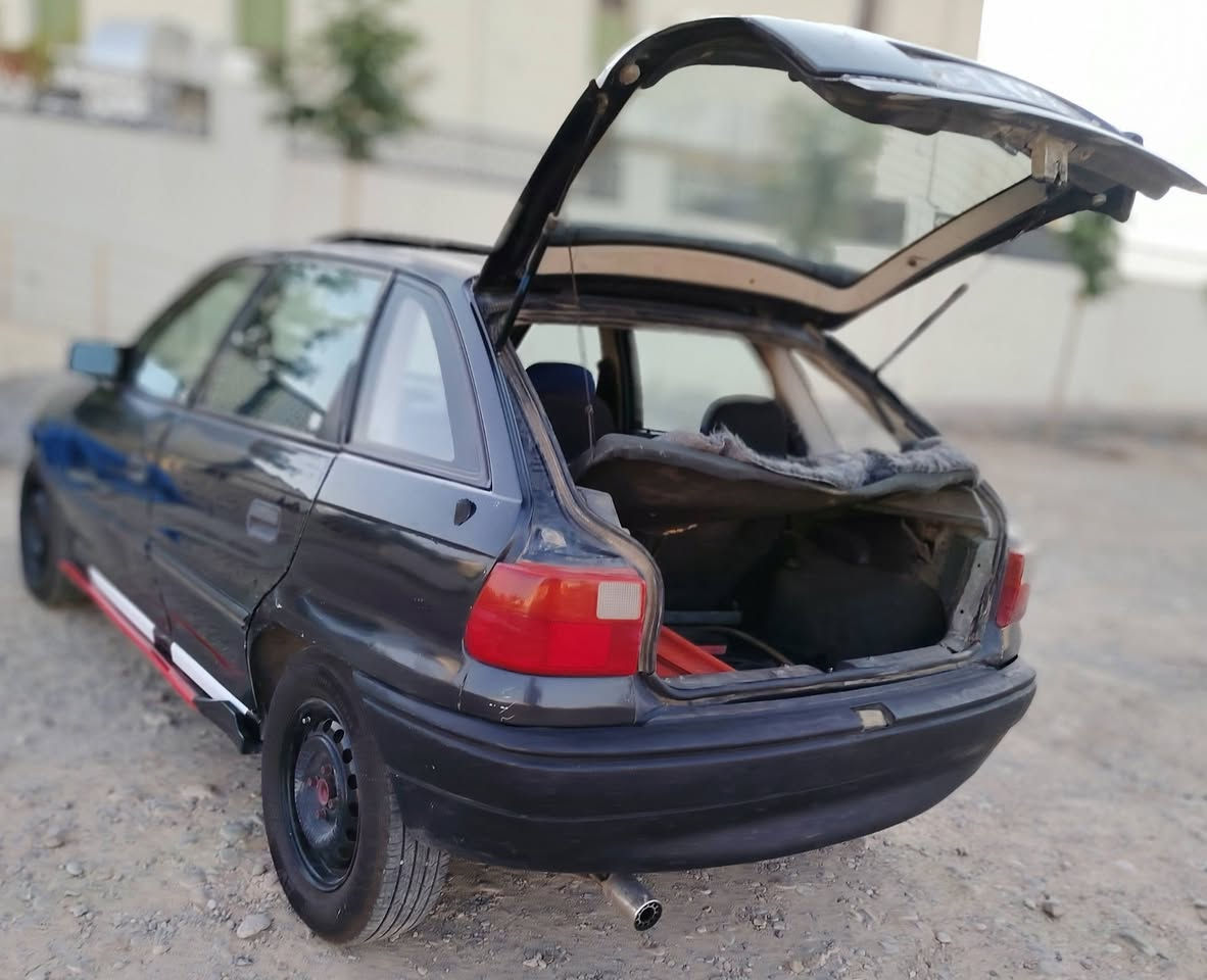 سلام عليكم استره للبيع فقط موديل1992 رقم كركوك مشروع وطني سنويه جديده لحد 2030 كابون بانزين بيهه بشرط التحويل كير محرك بشرط محرك 16 قايش عريض مرغوب صدرهه دبلات كله جديد تايرات جدد منضومة زينون  بيهه شويه بخار  سياره كل جسمه ع بلاد بدون اي حادث سياره مال بيت سعر (35) وبي مجال مكان كركوك حريه ***********
