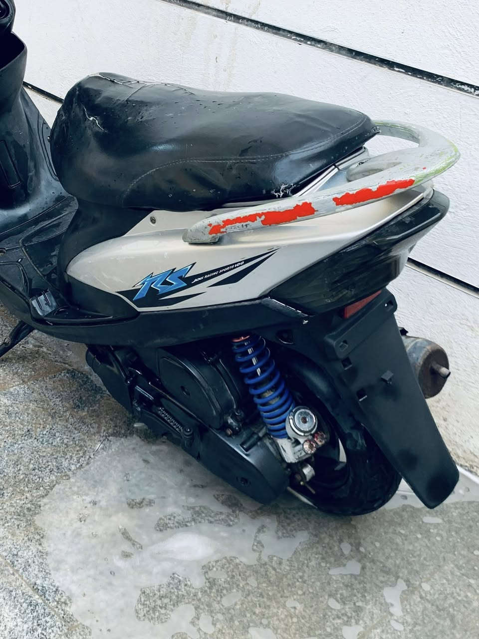 ماكس عدله ياباني شغاله فول نكره سلف ناعمه كلش كفرات سوادات مختم تايرات جدد دراجه بلاديه بوشه ٤٩ بلادي سلف بلادي دبل خلفي رياضي دراجه حلوه ومناسبه نقصه فقط كلجات شلعتها مو قويه سعره ٣٧٥ وبيه مجال قليل وترهم مراوس مكاني كربلاء *********** //***********
