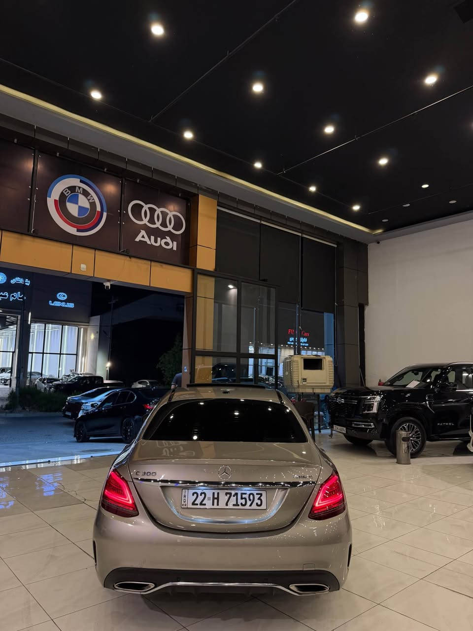mercedes C300 4amtic 2020AMG 
فول فول سلايد لايد دايناميك كوشن گه رم ٣ گير شاشه گه وره اوتو هولد پارك 
بي سبوغ بي زوري دعمي نيه 
٣ شوين PDR  هه يه سه ياره كه زور خاوينه 
شوين:هه ولير 
سعر:٢٢٥$💵
***********
واتسئاپ أربيل, العراق
