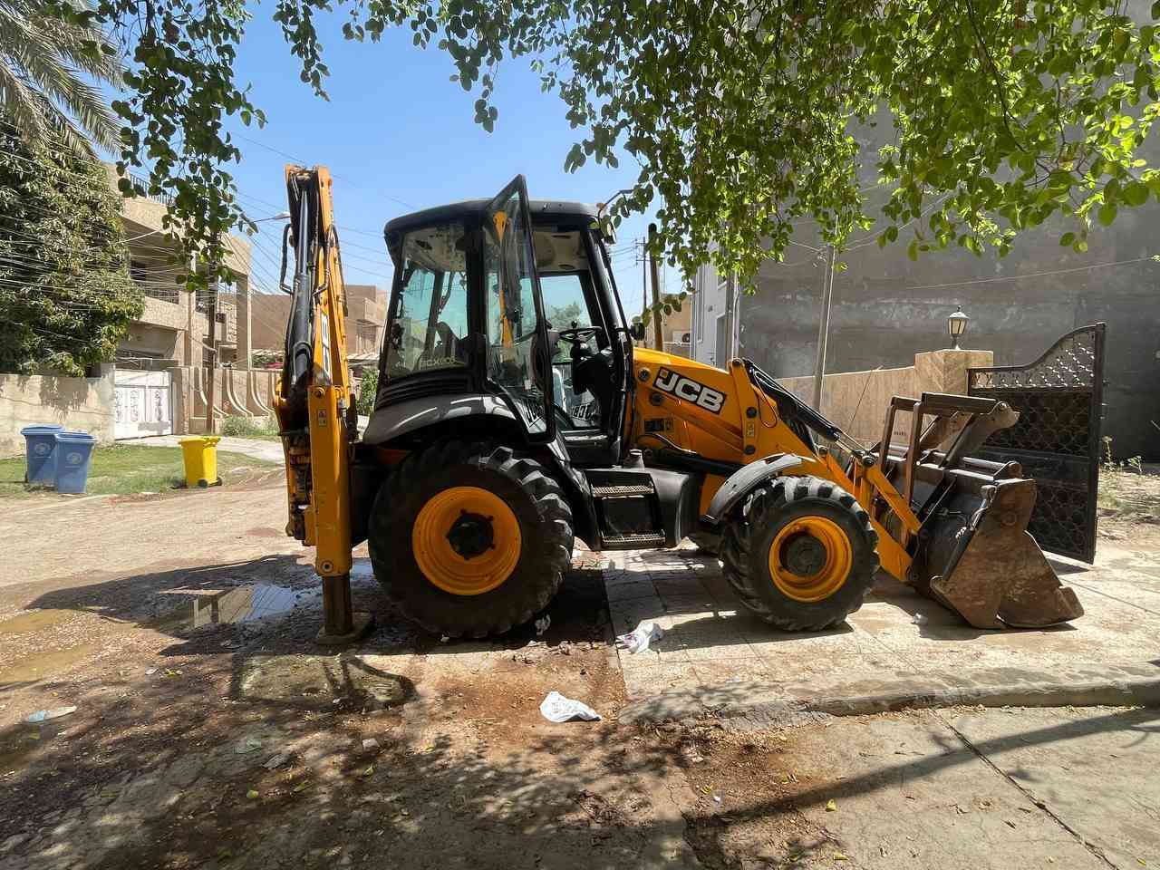 جيسي بي للبيع ***********
