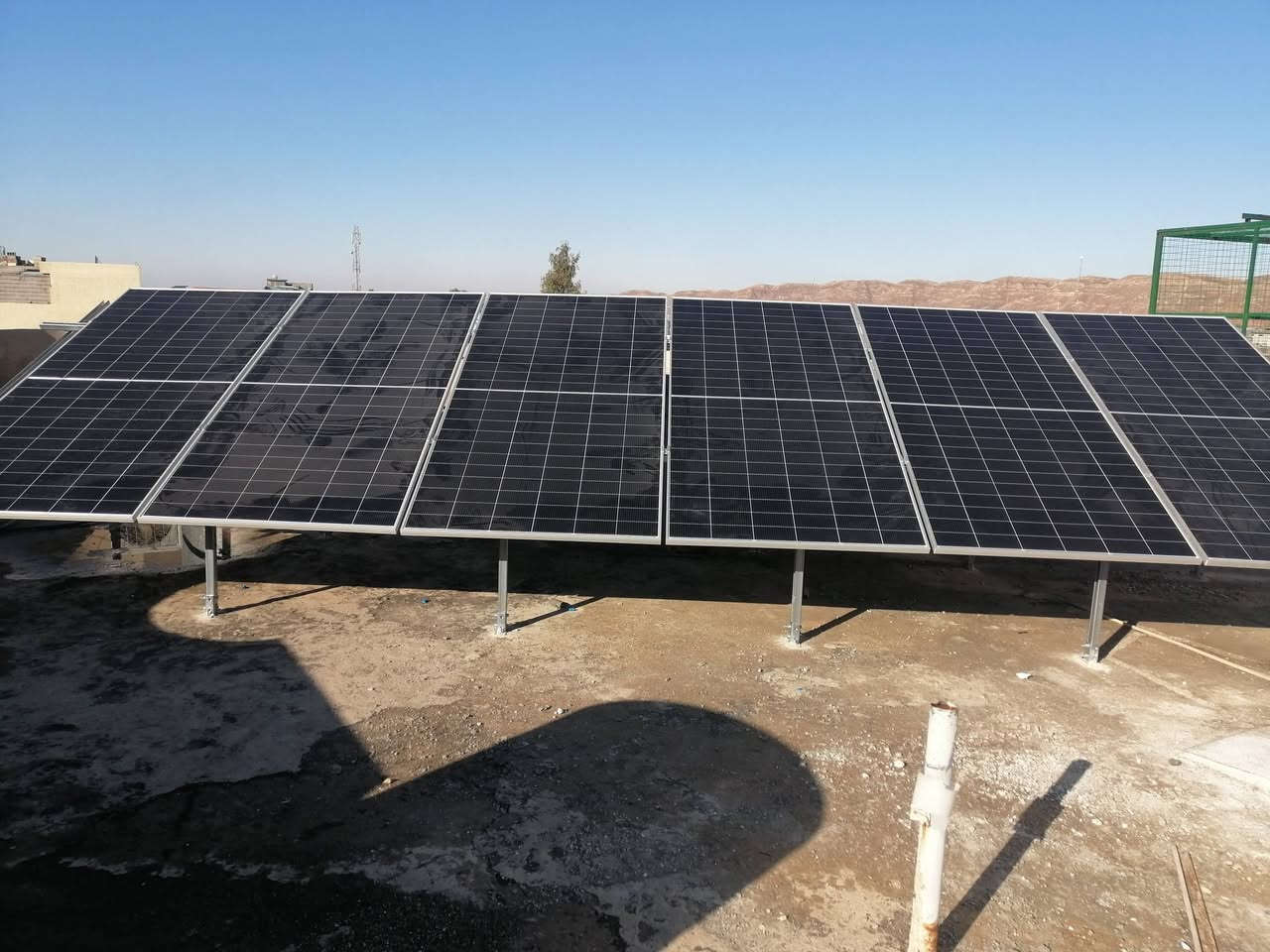 تم بعون الله تنصيب منظومة  طاقة شمسية  في قضاء طوز خورماتو  بواقع (10) امبير نهاري و (10) امبير ليلي 

تتكون المنظومة من :-@

1- الواح نوع لونجي (615) واط عدد (6)   ضمان (10) سنوات 

2- انفيرتر (6)كيلو واط 
ضمان (1) سنة نوع  (  ديا) 

3- بطارية ليثيوم نوع ( جوملي   ) 
 (16) كيلو واط (51.2) فولت
  ضمان (5) سنوات

4- بورد مع قواطع AC و DC مع اسلاك الواح 6 ملم DC
ومن الله التوفيق

العنوان / طوز خورماتو مجاور مطعم وكباب عزيز 

***********
***********
