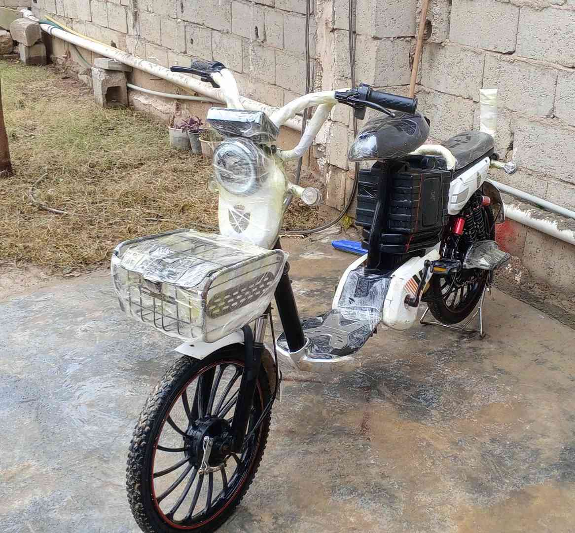 سلام عليكم بايسكل شحن للبيع بسعر 190الف وبي مجال للطيبين بايسكل نضيف باتري نص عمر شاشه ماتشتغل تايرات جديده عنوان كركوك حي واسطي لاستفسار موجود بل فيس والواتساب ***********
